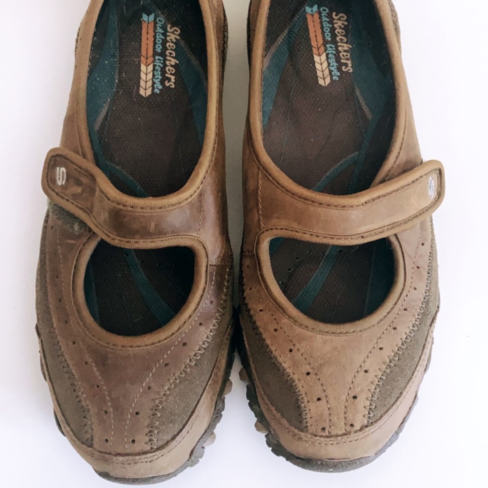 SKECHERS LIFESTYLE SLIP ONS